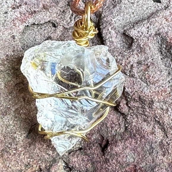 Gold Wire Wrapped Clear Quartz Gemstone Pendant Necklace handmade 4174-4217 - Picture 6 of 11